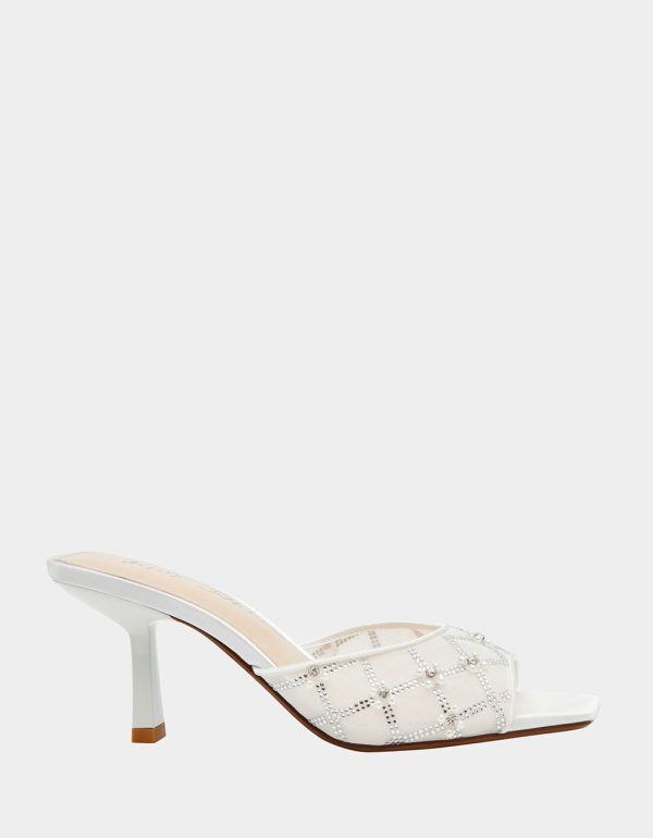 Women's Emm Heels in White Size 11 Betsey Johnson