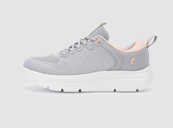 Women's Cloud Wanderer V18 - Foggy gray/Bubblegum Pink / 7 / Wide/2E at FitVille
