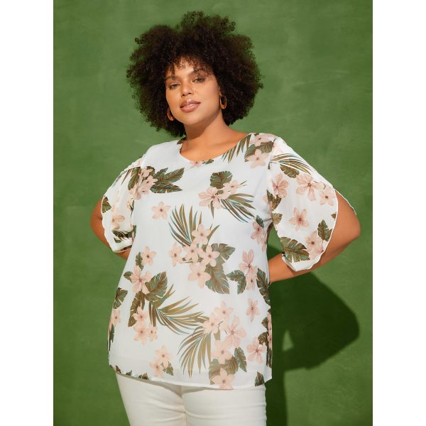 BloomChic Women's Plus Size Petal Sleeve Floral Round Neck Shirt WhiteSmoke Floral Vacation 3/4 Sleeve Round Neck 12/L