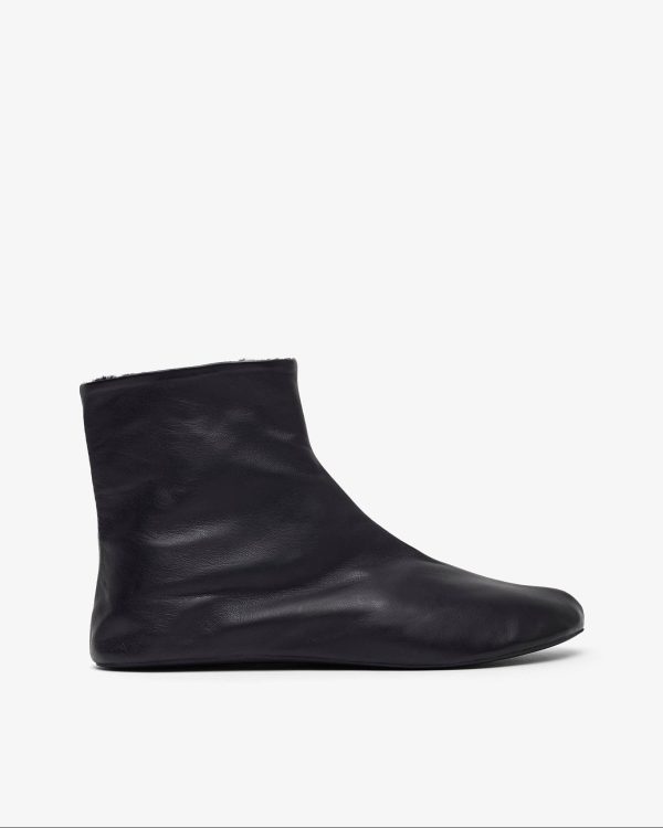 Stella black leather boots at Savannah's