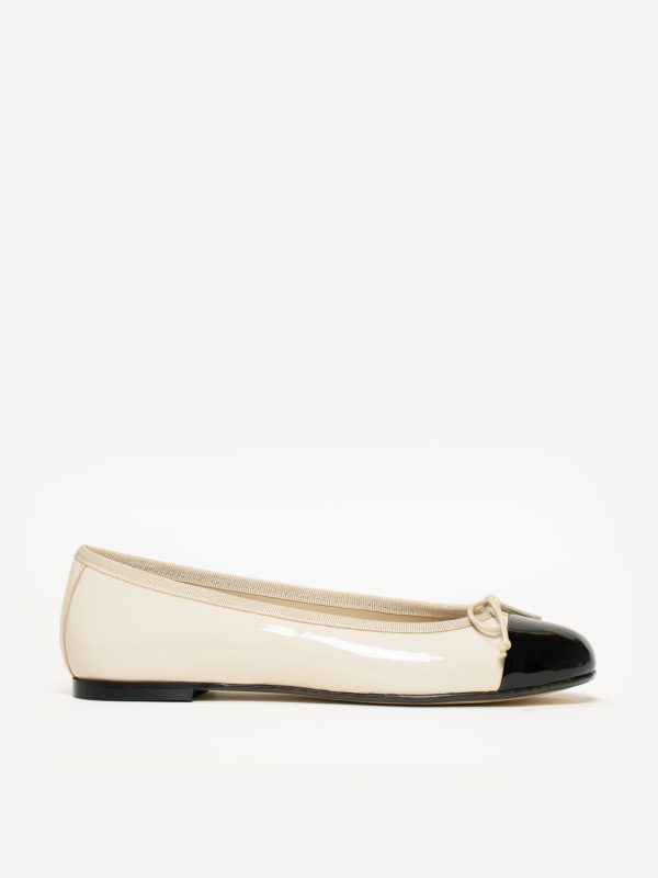 M.Gemi The Rosa Women's Flats, Size 35.5 in Ecru Patent/Black